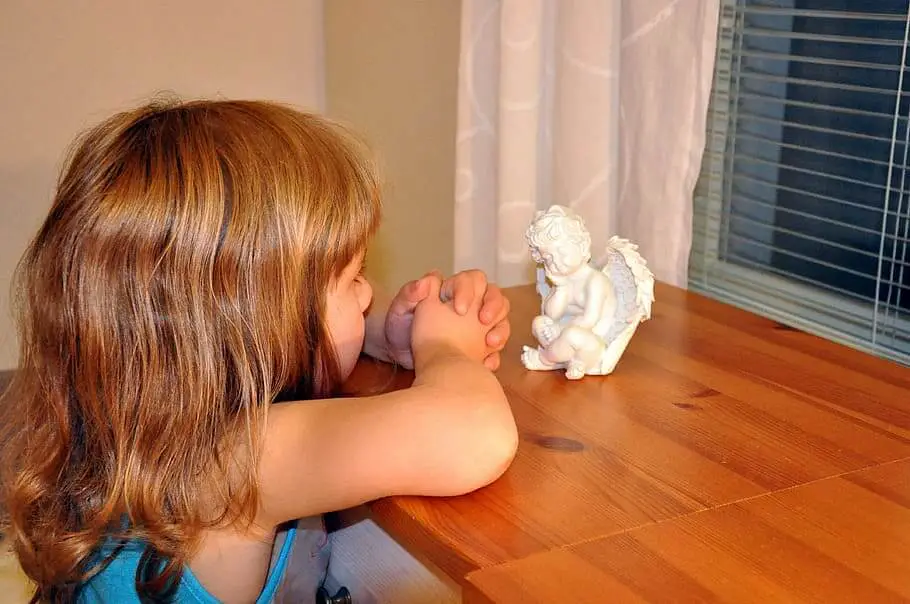 child-prayer-angel-little-girl